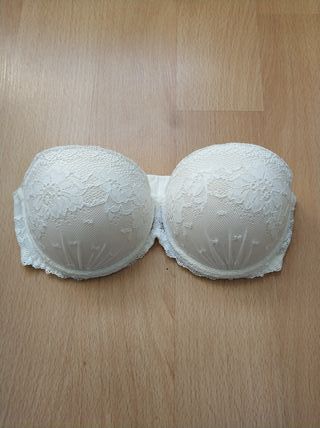 Sujetador Pronovias de segunda mano por 20 EUR en Barcelona en WALLAPOP