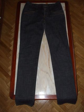 PANTALON VAQUERO NEGRO STRADIVARIUS de segunda mano por 7 EUR en Madrid en  WALLAPOP