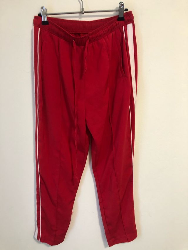 Stradivarius pantalones rojos