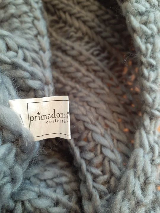 BUFANDA CON GORRO NUEVA