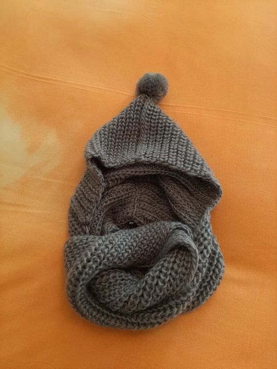 BUFANDA CON GORRO NUEVA