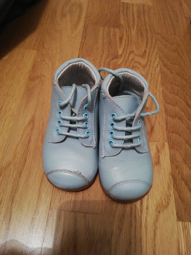 botita bebé azul celeste