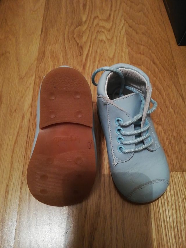 botita bebé azul celeste