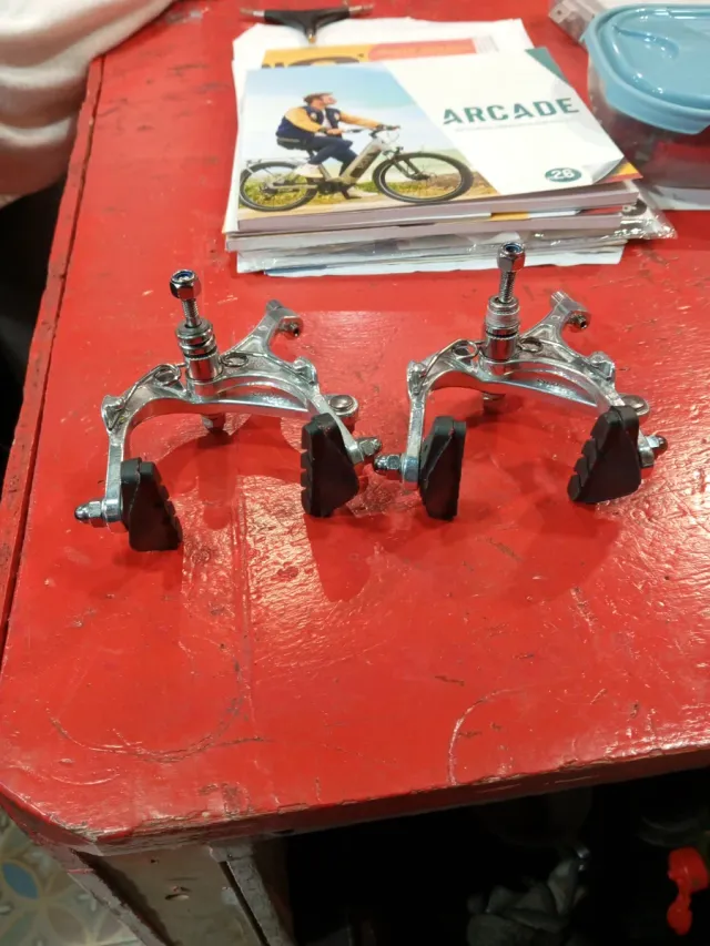 PUENTE FRENO del/tras - 59-76MM - RADIUS - PLATA