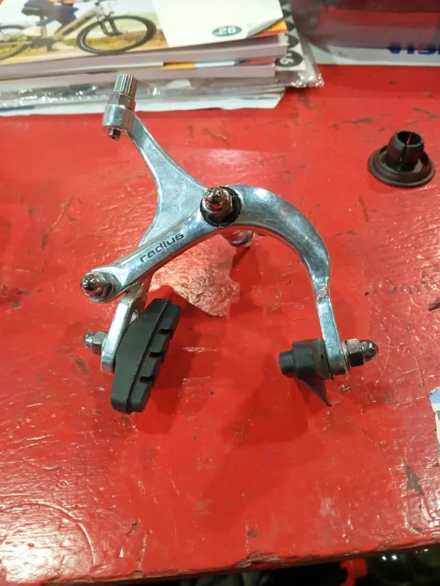 PUENTE FRENO del/tras - 59-76MM - RADIUS - PLATA