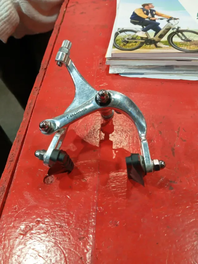 PUENTE FRENO del/tras - 59-76MM - RADIUS - PLATA