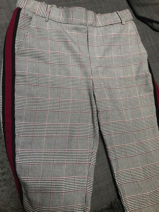 Pantalones cuadros raya lateral Zara de segunda mano por 8 EUR en Madrid en  WALLAPOP