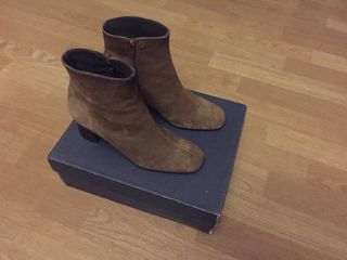 Botines piel serraje mujer nº 37 de segunda mano por 35 EUR en Pozuelo de  Alarcón en WALLAPOP