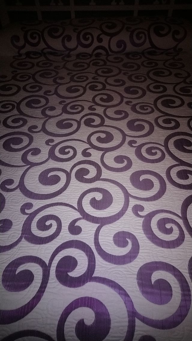 Conjunto de colcha y 2 cortinas