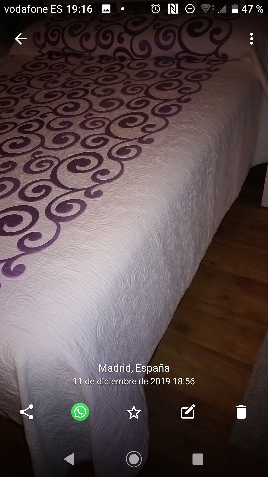 Conjunto de colcha y 2 cortinas