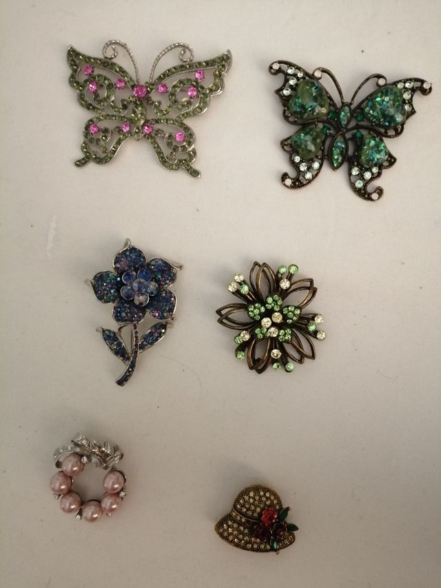 Broche mariposa rosa