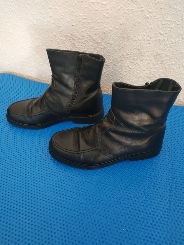 Botas  marca Clayan  para hombre, seminuevas