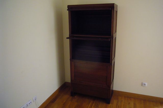 MUEBLE BIBLIOTECA de segunda mano por 400 € en Irun en WALLAPOP