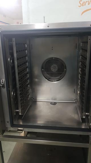 Horno zanussi 10 bandejas de segunda mano por 1.650 EUR en Granada en  WALLAPOP