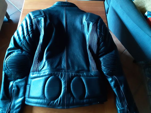 cazadoras de piel  marca Alex