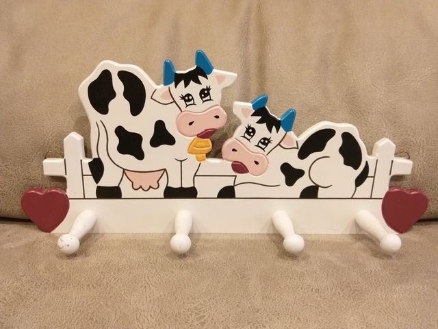 Appendiabiti in legno con 4 ganci. Design per bambini