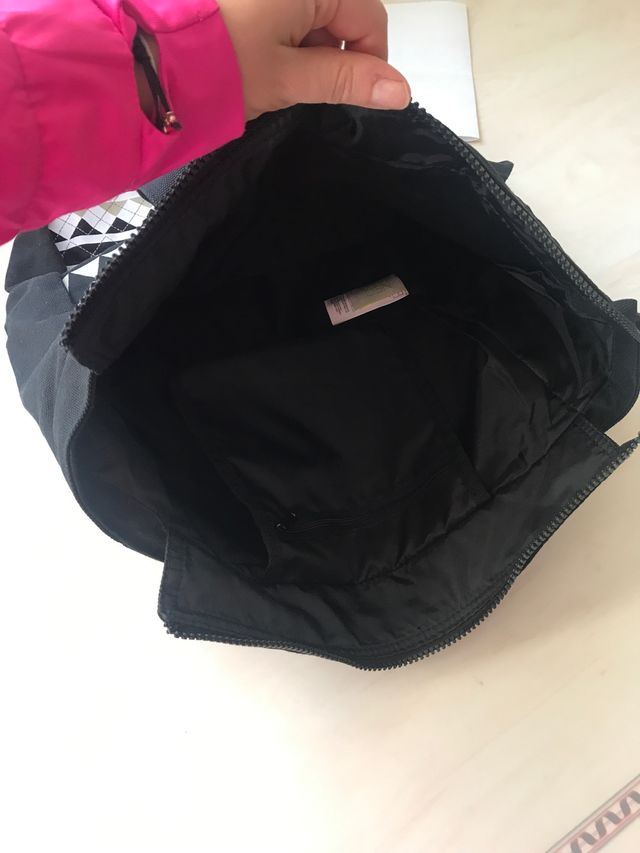 Bolso Adidas neo con etiqueta