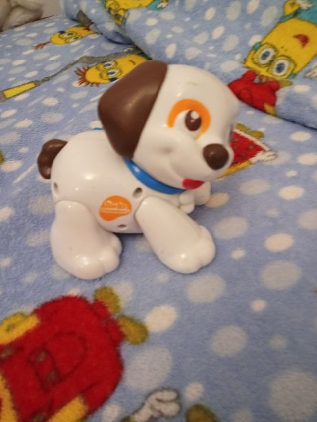 Perro de juguete que camina y ladra