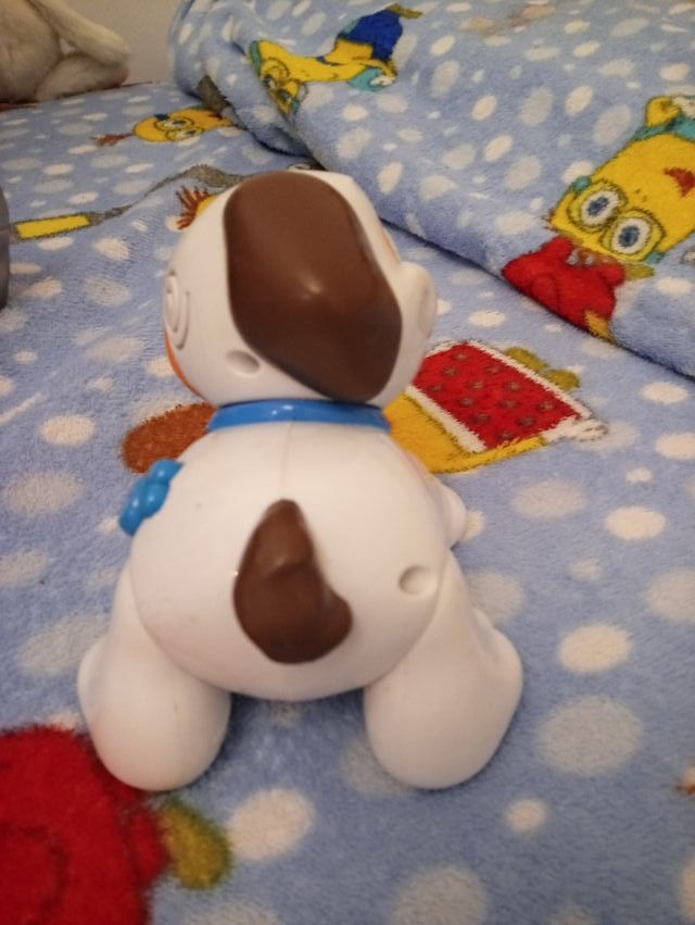 Perro de juguete que camina y ladra