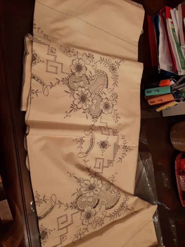 TOVAGLIE IN FILO RICAMATO