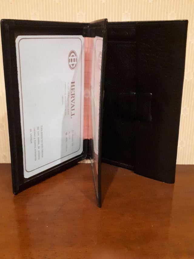 Cartera negra hombre