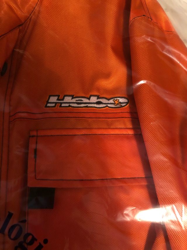 Chaqueta Hebo naranja.