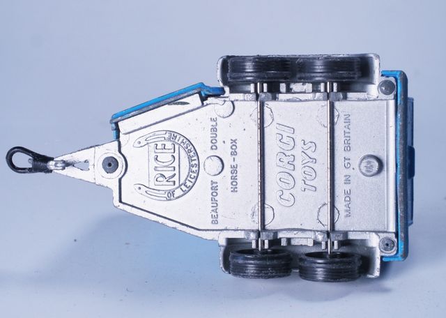 Land Rover & Horse-Box 1/43 CORGI TOYS     dabe