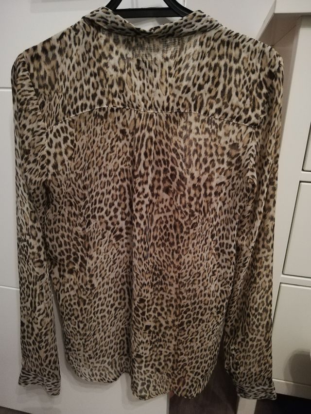 Camisa leopardo seminueva 