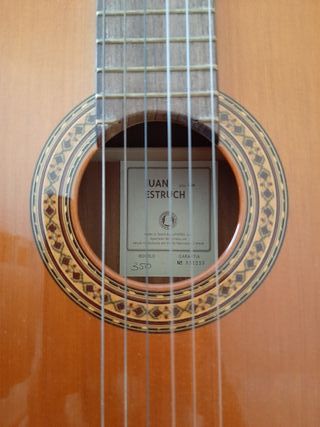 Guitarra espanyola Juan Estruch modelo 350 de segunda mano por 98 EUR en  Sant Cugat del Vallès en WALLAPOP