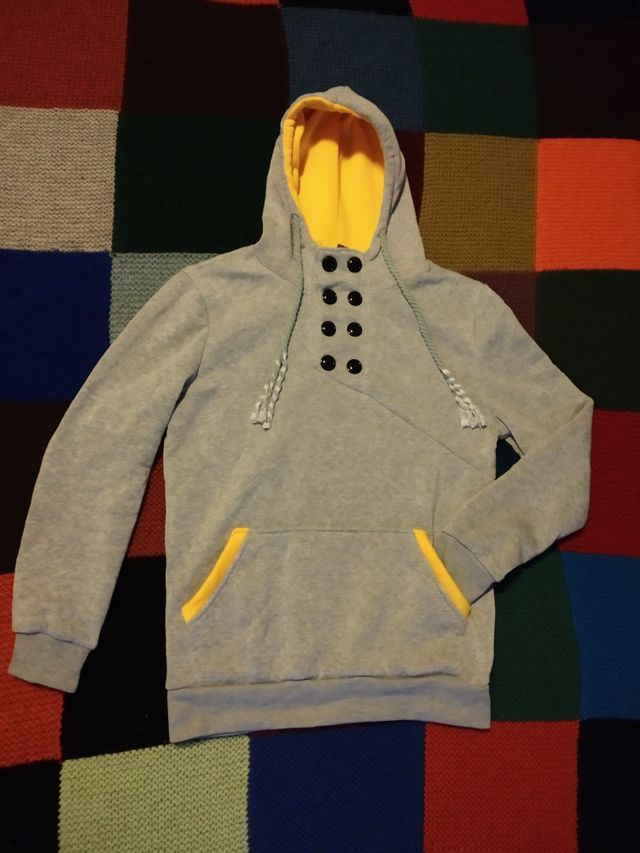 Sudadera nueva.  De invierno. S