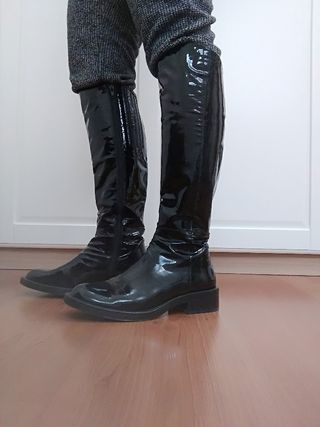 Botas Donna Karan DKNY charol caña alta T.37 de segunda mano por 20 EUR en  Sant Vicent del Raspeig en WALLAPOP