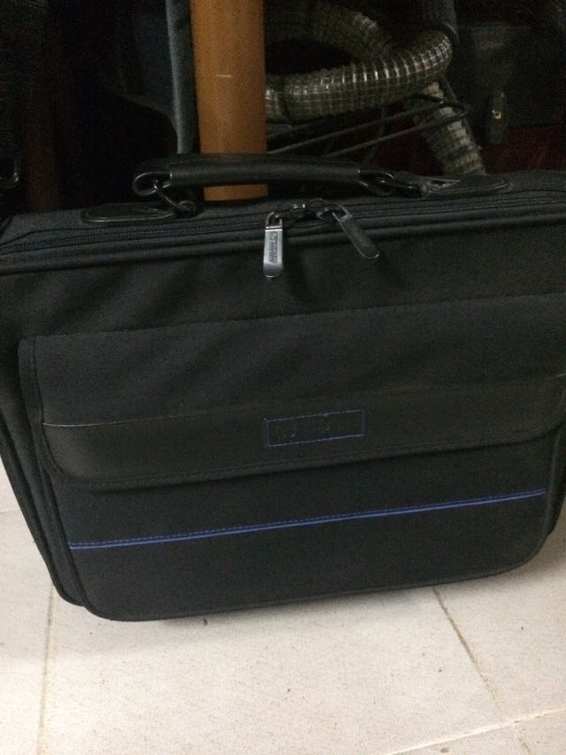 Vendo maletin de ordenador Hewlett  Packard