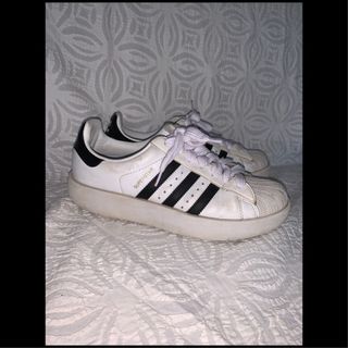 superstar con plataforma