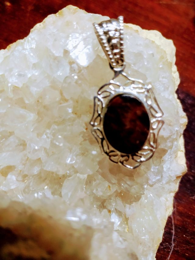 COLGANTE PLATA LEY Y OBSIDIANA