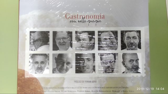 libro correos gastronomía con sello propio