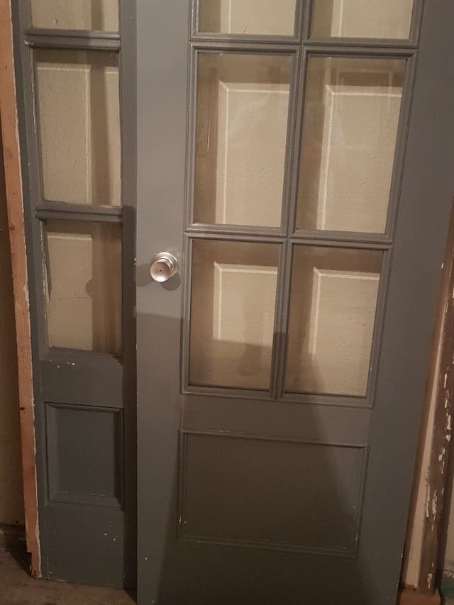 puertas antiguas con marco