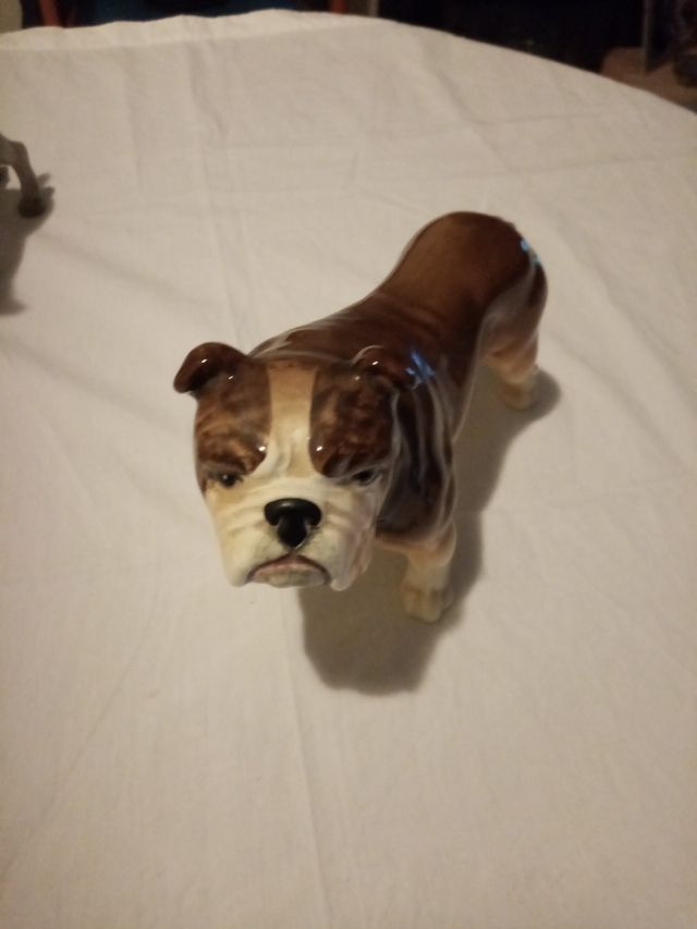 Perro de porcelana