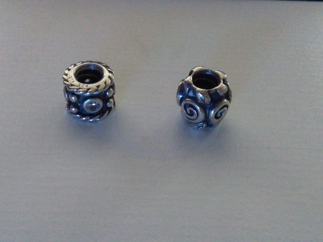 Abalorio PANDORA charm originales