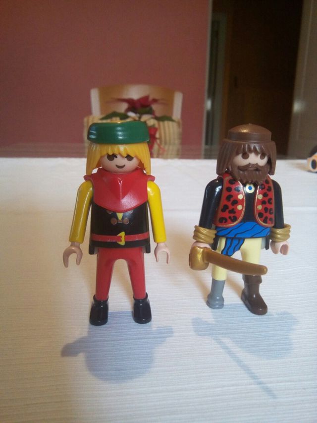 Playmobil piratas 2 x 4 €