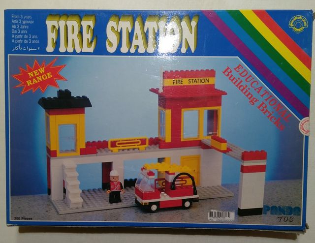 JUGUETE. Juego de construcción.Estación  Bomberos