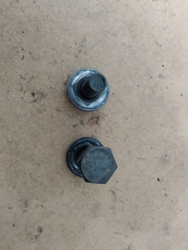 tornillos bielas cuadradillo