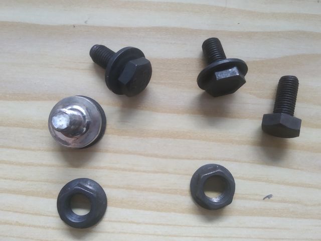 tornillos bielas cuadradillo