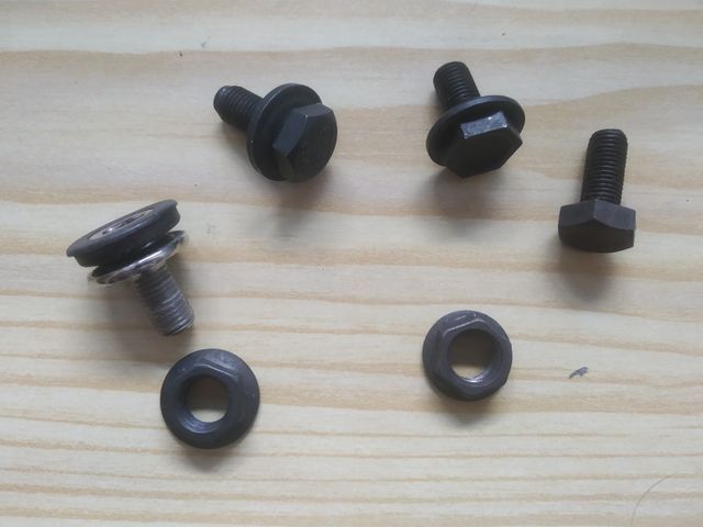 tornillos bielas cuadradillo