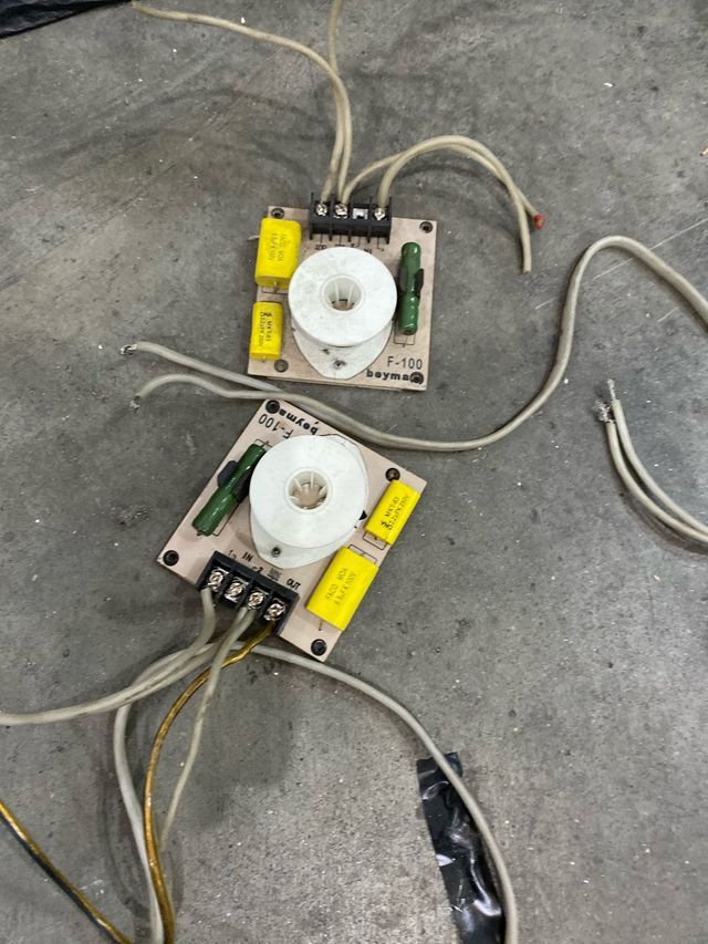 Etapas , cables RCA, neones para vehículos 