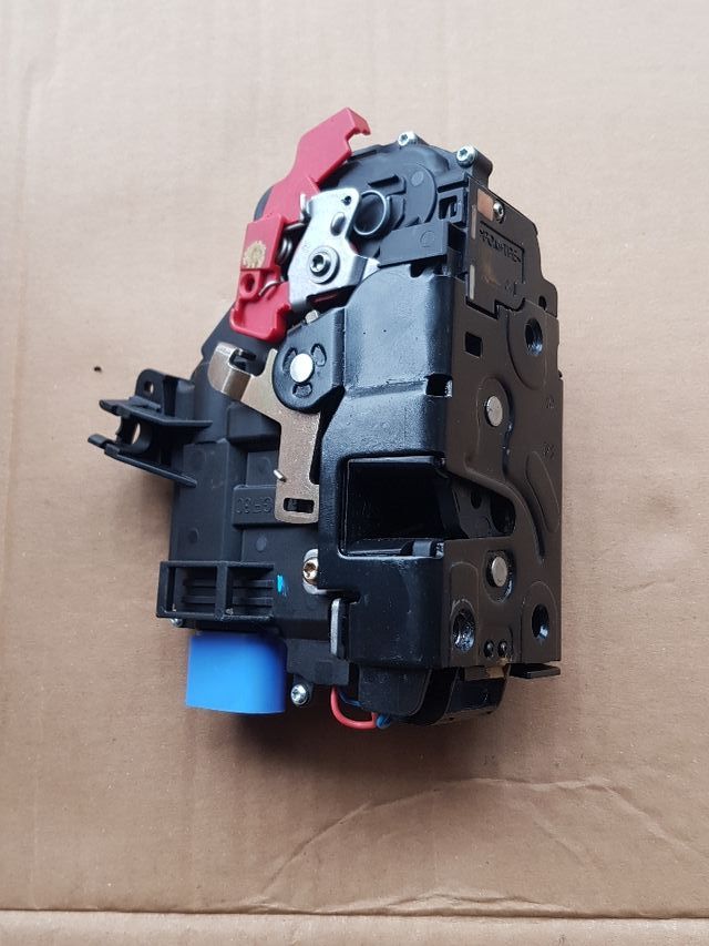 cerradura puerta delantera derecha passat