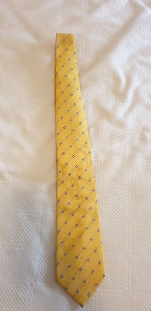 Corbata Amarilla