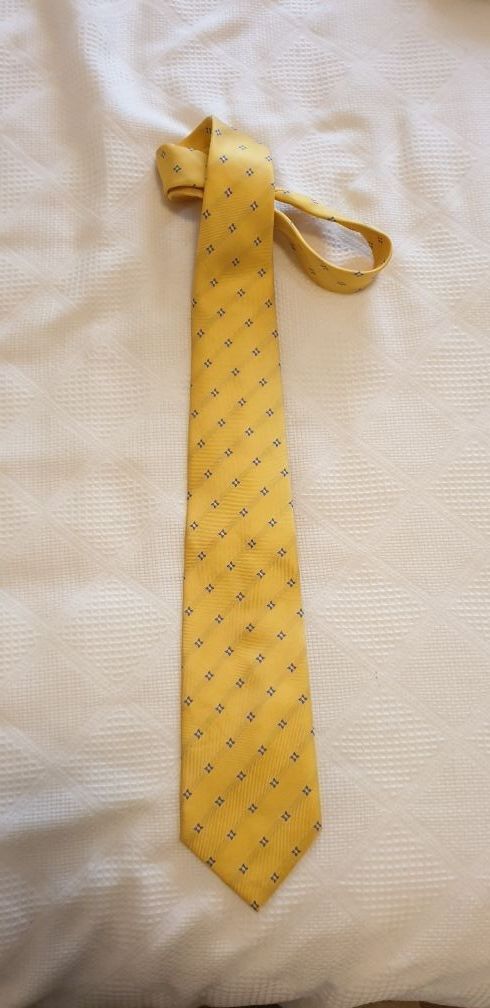 Corbata Amarilla