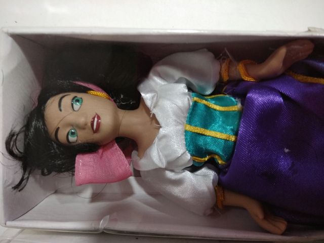 Colección princesas Disney. Esmeralda está vendida