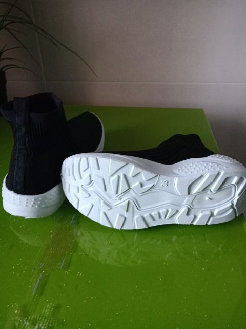 zapatillas en negro nueva a estrenar