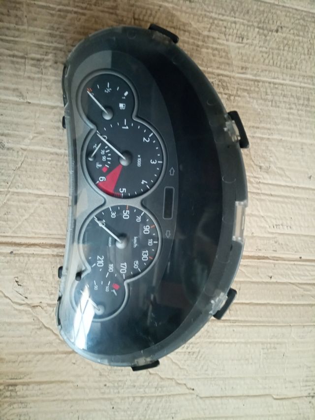 Cuadro de Mando Peugeot Partner 1.9 Diesel/206